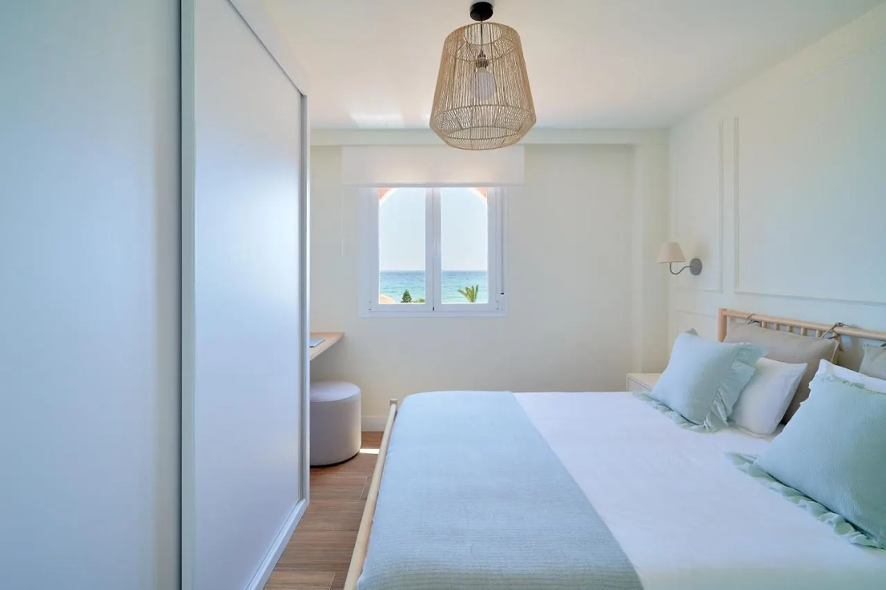 Sea Suite Beachfront Marbella Apartment